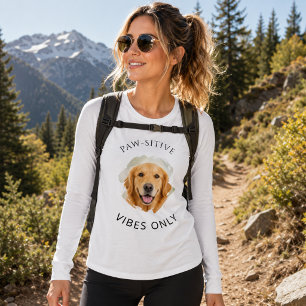 Chica de foto de patas de Golden Retriever con vib