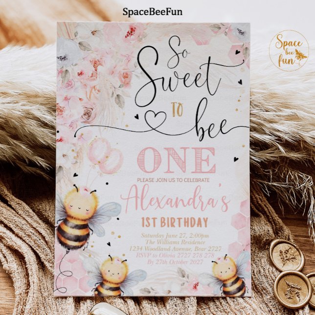 Chica de invitación al cumpleaños Bee Honey Fiesta (Bee Honey Birthday invitation Boho Pampas Grass Girl Bee Honey Party Pink So Sweet to Bee invites On)