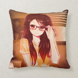 Chica de la almohada en su dormitorio casual