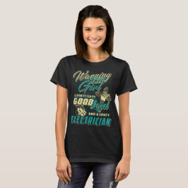 Chica de la camiseta del electricista Niza por la