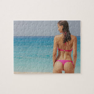 CHICA DE PLAYA G-STRING BIKINI JIGSAW PUZZLE