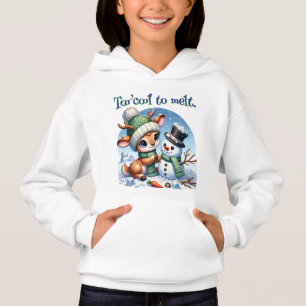 Chica de sudadera demasiado genial para derretirse