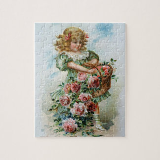 Chica del Victorian con rompecabezas de los rosas