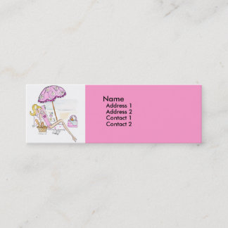 Chica - día en las tarjetas del perfil de la playa