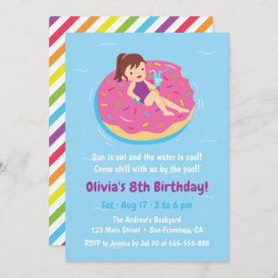 Chica en invitaciones de la fiesta de cumpleaños