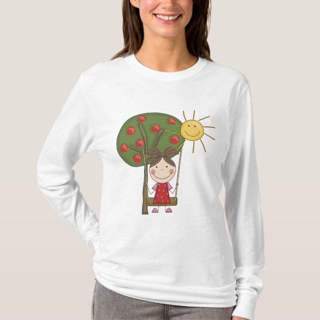 Chica en las camisetas y los regalos del (Anverso)