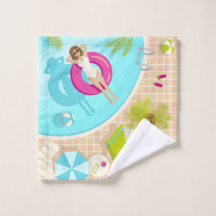 Chica fiesta de la piscina en la playa de verano d