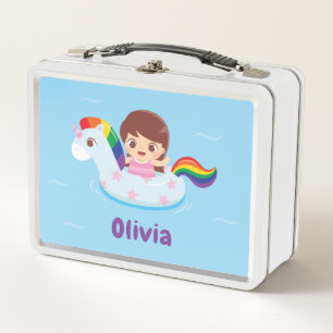 Chica lindo en nombre de flotación de piscina arco