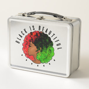 Chica negra panafricana mujer rojo orgullo verde a