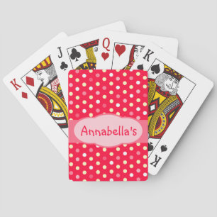 Chica polka dot con nombre de cartas de juego