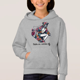 Chica Pullover Hoodie