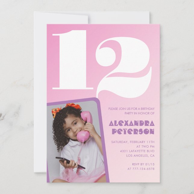 Chica Retro de invitaciones a los 12 años rosados (Anverso)