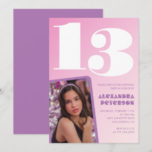 Chica Retro de invitaciones a los 13 años rosados