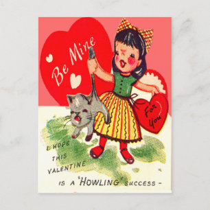 Chica retro vintage con tarjeta de San Valentín pa