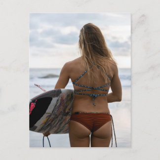 Chica surfista de California tarjeta postal fotogr