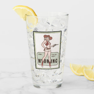 Chica Wyoming Travel Pin Up - Vidrio Pint