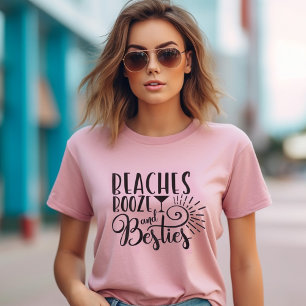 Chicas viajan en camiseta