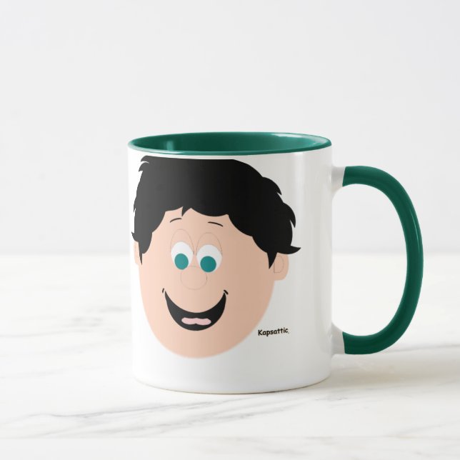 Chico de pelo oscuro con taza de risa (Derecha)