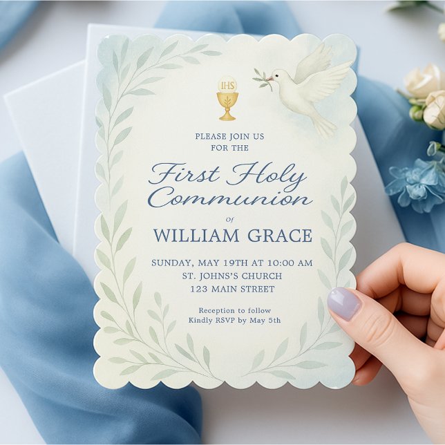 Chico primero invitación de la comunión sagrada Do (first-holy-communion-invitation-boy-holding-card-blue-flatlay.png)