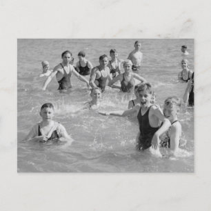 Chicos en la postal Briny. Fotografía de los años