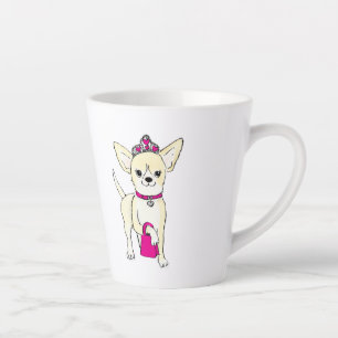 Chihuahua en una taza de latte tiara
