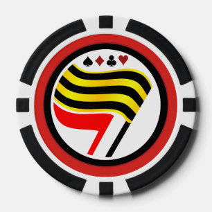 Chips de póquer con bandera de oro
