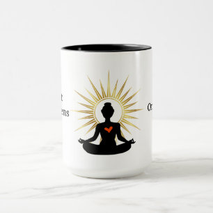 Chit pasa con la taza de yoga