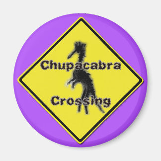 Chupacabra Crossing purple imán