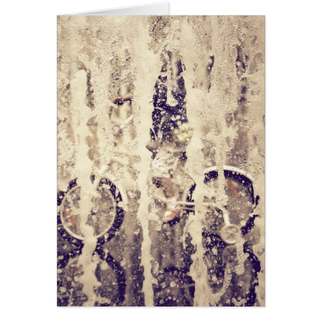 Ciclismo en la lluvia (Frente)