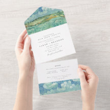 Cielo azul con invitación a la boda de campo verde