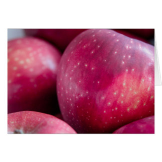 Cierre de la tarjeta de manzanas rojas