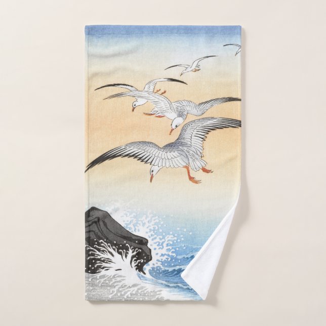 Cinco gaviotas sobre el turbulento mar - Ohara Kos (Toalla de mano)