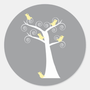 Cinco pájaros amarillos en un Pegatina de árbol