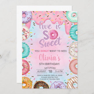 Cinco son donuts de invitación de quinto cumpleaño