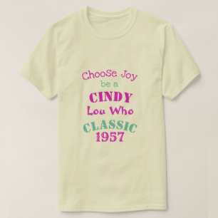Cindy Lou que elige la camiseta de regalo 3