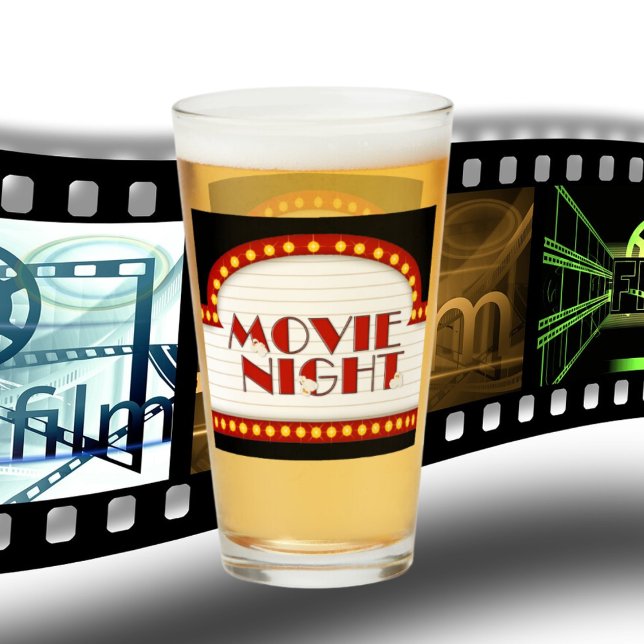 Cine de palomitas de maíz lindo noche de bebida (Subido por el creador)