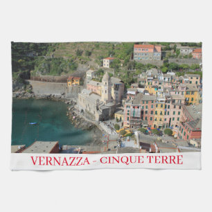 Cinque Terre Vernazza ofrece vistas a la toalla de