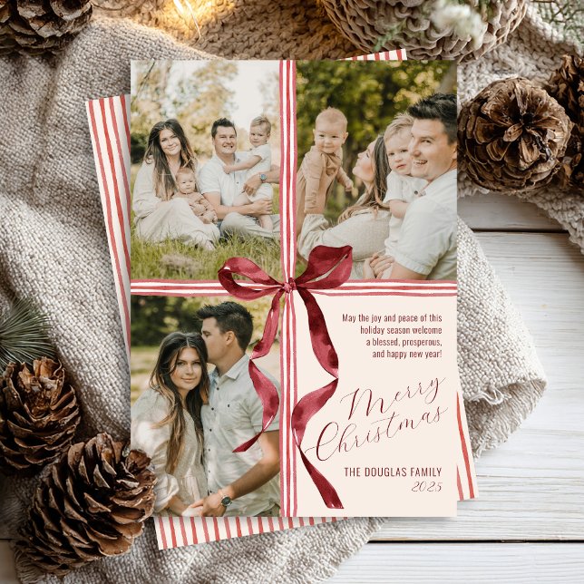Cinta de lazo de acuarela moderna 3 Foto Navidad (Elegant burgundy red watercolor bow and stripes Merry Christmas present ribbon 3 photo holiday card)