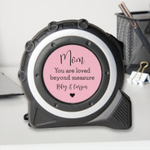 Personalizado Mamá ama más allá de lo rosa