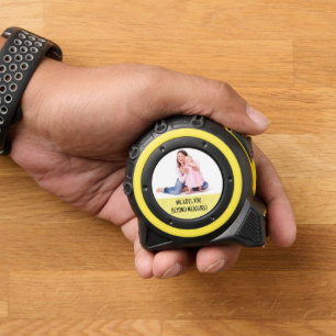 Cinta Métrica Una graciosa foto familiar para Dad Gold