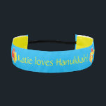 Cinta Para La Cabeza Cabeza Hanukkah Dreidels Amarillo/Rojo/Naranja<br><div class="desc">¡Las bandas de cabeza personalizadas de Hanukkah hacen grandes regalos de Hanukkah! Elija entre los materiales de satén doble o grosgain, de 1" o 1 1/2" de ancho y elija un color para el interior de cada banda de cabeza. Estas maravillosas bandas de cabeza no deslizantes se pueden personalizar fácilmente...</div>