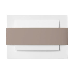 Cintas Para Invitaciones una pared marrón con