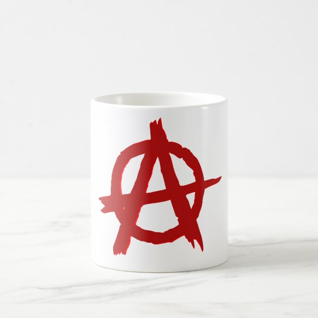 Círculo rojo de la anarquía una taza blanca (Centro)