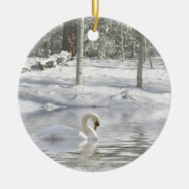 Cisne en el ornamento navideño de nieve (Frente)