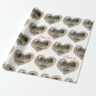 Cisne en papel para envolver regalos de corazón