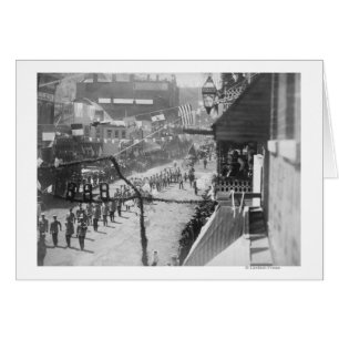 Ciudadanos de Deadwood celebran la finalización de