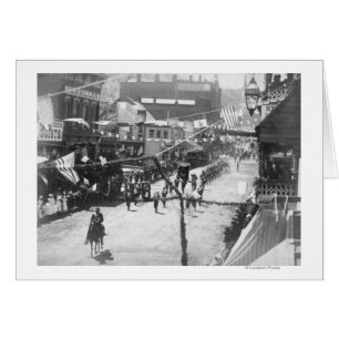 Ciudadanos de Deadwood celebran la finalización de