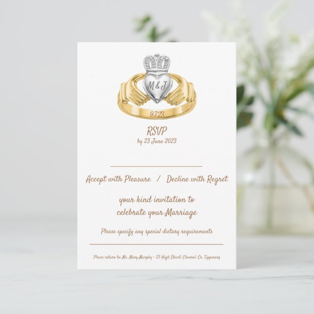 Claddagh Anillo de Boda RSVP con Iniciales y Fecha (Anverso de pie)