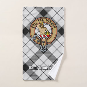 Clan MacFarlane Escudo sobre el tartán blanco y ne