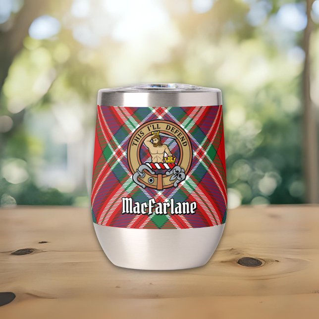 Clan MacFarlane Escudo sobre Red Tartán (Subido por el creador)